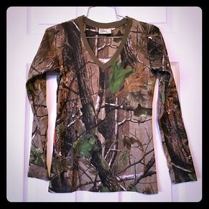 Realtree V-neck Long Sleeve Camo Shirt XS